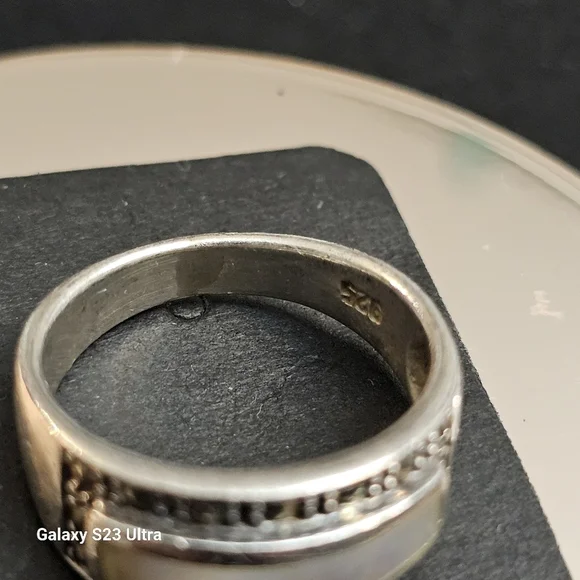 925 Sterling Silver Vintage Real Mother-of-Pearl and Marcasite Gem Ring Size 6 - Picture 4 of 9